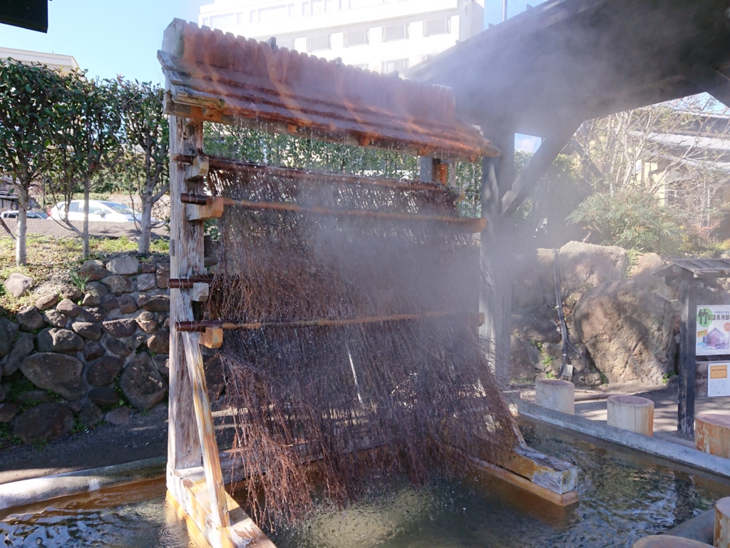 鉄輪温泉にある冷却装置湯雨竹