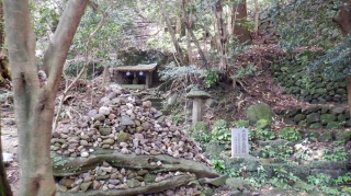 文殊仙寺奥の院周辺の山道