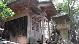 文殊仙寺奥の院周辺にある祠