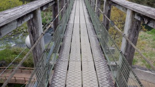 原尻の滝敷地内にある滝見橋