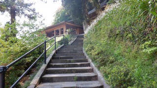 古園石仏からの階段