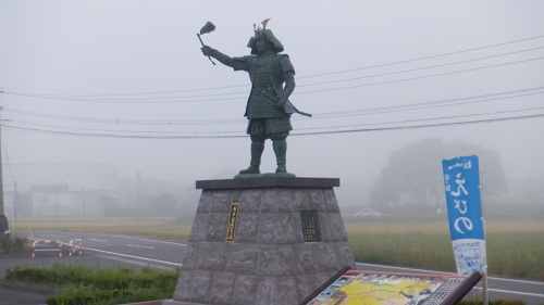 道の駅 えびのの敷地内にある島津義弘の銅像