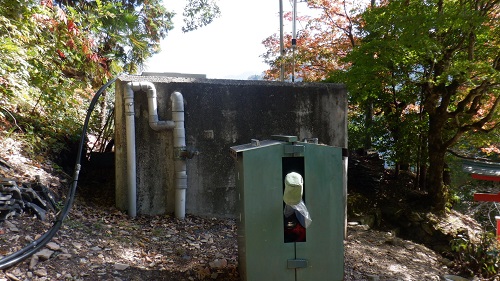 湯の山温泉の源泉タンク