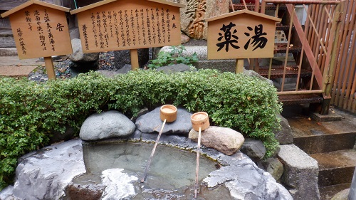 湯原温泉内にある手湯