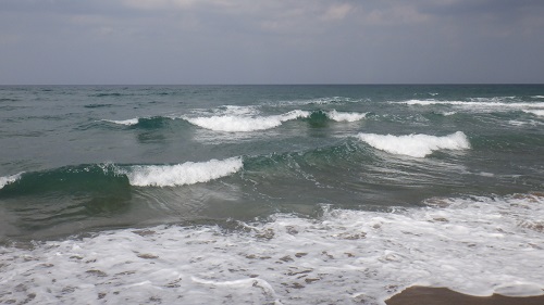 かなり荒波の日本海