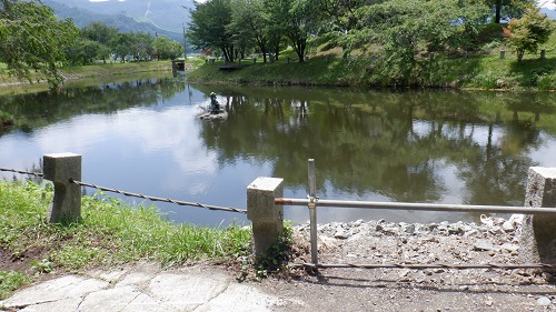 明神池名水公園内にある河童伝説が残る池