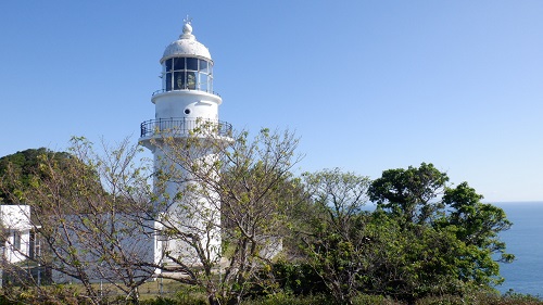 樺島灯台全景