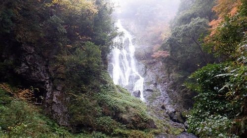 神庭の滝上方の流れ