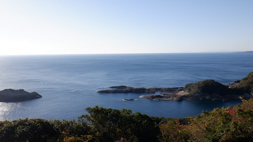 細島灯台から見たクルスの海