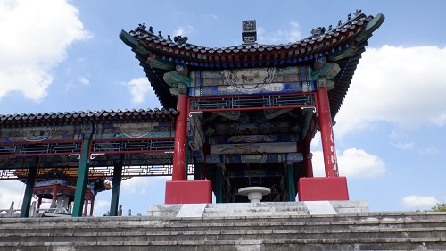 孔子公園にある建物