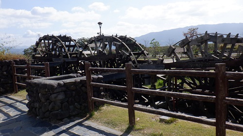 福岡県朝倉郡にある三連水車