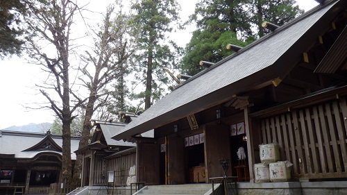 天岩戸神社拝殿と天安河原遥拝所