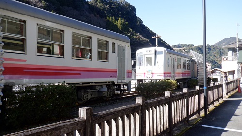 日之影温泉駅2つの宿舎