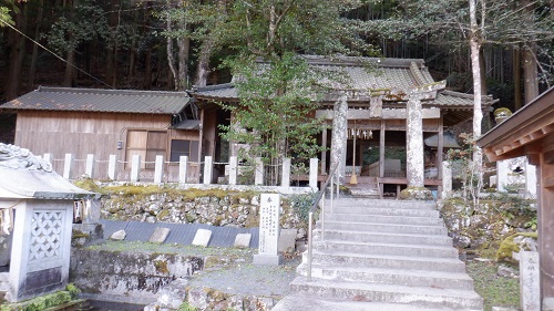 畑冷泉が湧く水神社