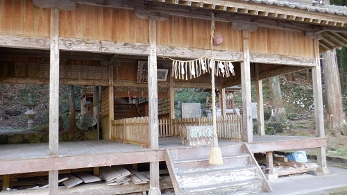 水神社の拝殿