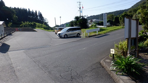 猿ヶ城ラドン療養泉の駐車場