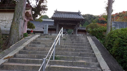 川棚温泉内にあるお寺