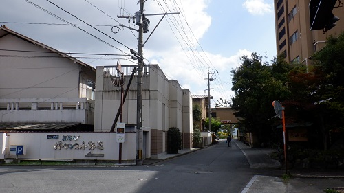 原鶴温泉の温泉街