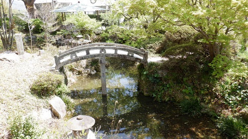 防府天満宮敷地内の石橋