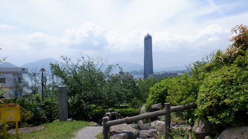 日和山公園から見える海峡ゆめタワー