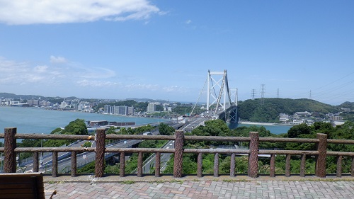 駐車場からの海峡